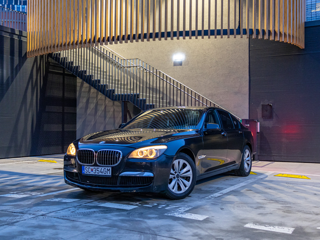 BMW 7 Series - Front